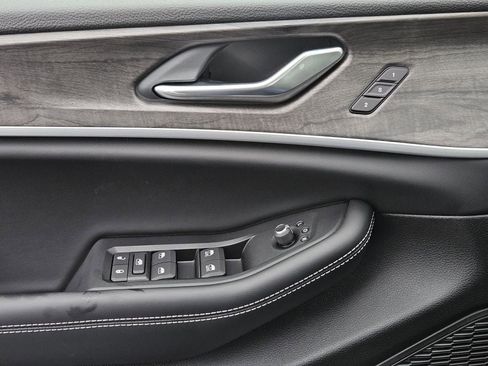 New 2025 Jeep Grand Cherokee L Limited image 27