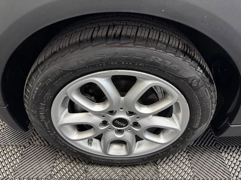 Used 2019 MINI Cooper 4-Door Hardtop w/ Premium Package image 19