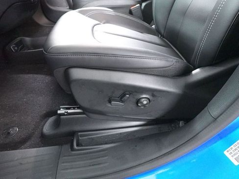 New 2026 Chrysler Pacifica Select w/ S Appearance Package FWD image 13