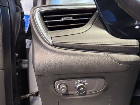 Used 2025 Buick Encore GX Preferred FWD image 19
