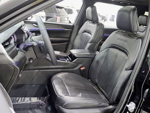 Used 2023 Jeep Grand Cherokee L Overland AWD/4WD image 24