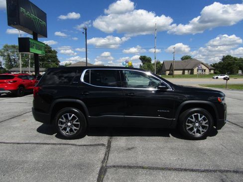 Used 2020 GMC Acadia SLE w/ LPO, Floor Liner Package FWD image 9