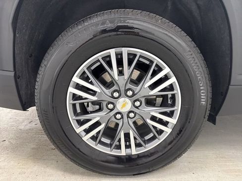 Used 2026 Chevrolet Traverse LT FWD image 34