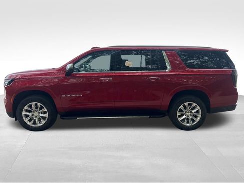 Used 2025 Chevrolet Suburban Premier w/ Sun And Tow Package AWD/4WD image 7