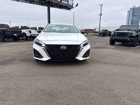 Used 2024 Nissan Altima 2.5 S image 15