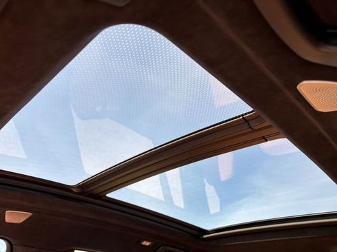 Used 2022 BMW X7 M50i image 19