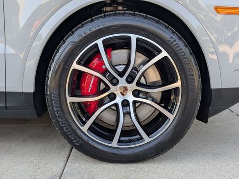 New 2026 Porsche Cayenne S image 29