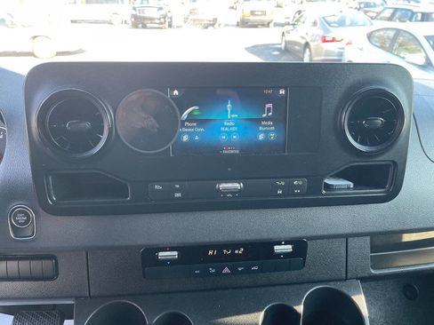 Used 2023 Mercedes-Benz Sprinter 2500 image 18