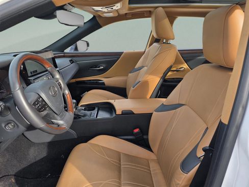 Used 2024 Lexus ES 350 w/ Luxury Package image 9