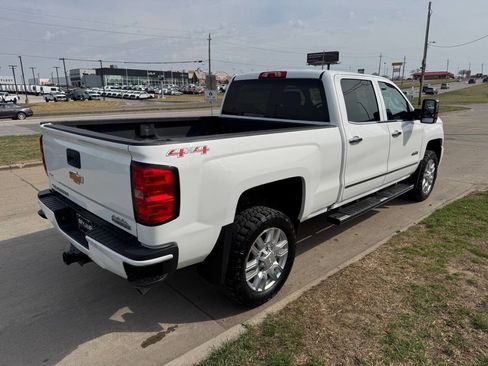 Used 2015 Chevrolet Silverado 2500 High Country w/ High Country Premium Package image 5