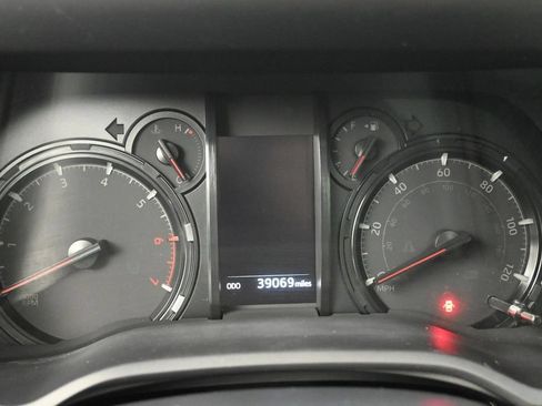 Used 2020 Toyota 4Runner SR5 AWD/4WD image 13