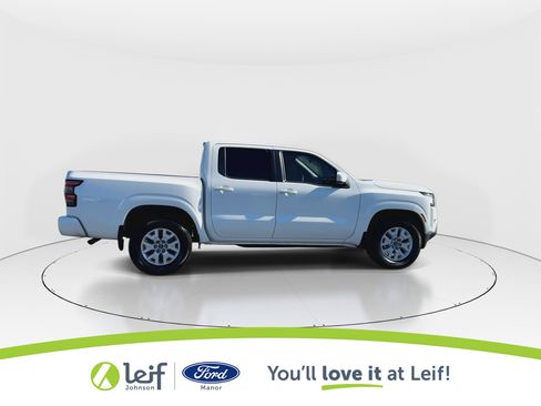 Used 2022 Nissan Frontier SV w/ Technology Package image 9