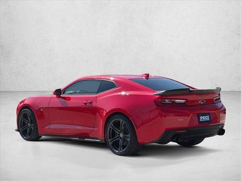 Used 2018 Chevrolet Camaro SS RWD image 8