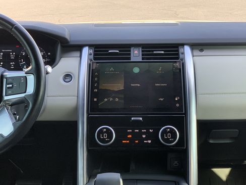 Used 2021 Land Rover Discovery S R-Dynamic image 31