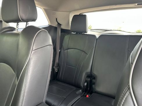 Used 2021 Buick Enclave Avenir w/ Avenir Technology Package AWD/4WD image 37