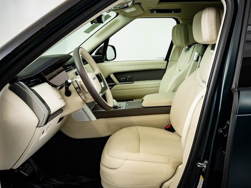 New 2026 Land Rover Range Rover SV image 19