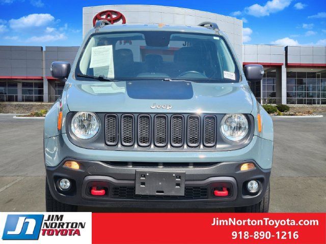 Used 2016 Jeep Renegade Trailhawk AWD/4WD image 2
