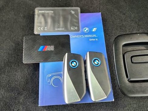 Used 2023 BMW iX xDrive50 w/ Premium Package image 66