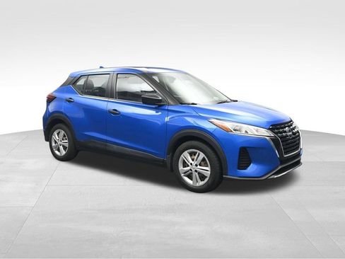 Used 2022 Nissan Kicks S FWD image 7