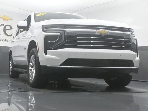 Used 2025 Chevrolet Tahoe LT AWD/4WD image 3