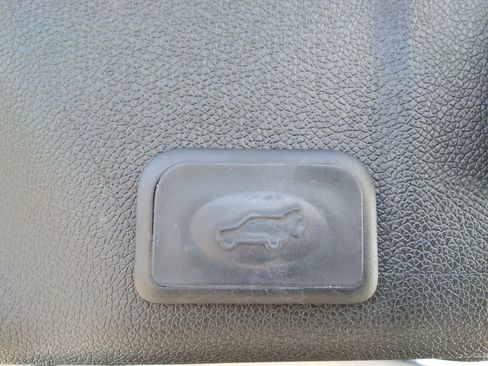 Used 2016 GMC Acadia Denali image 9