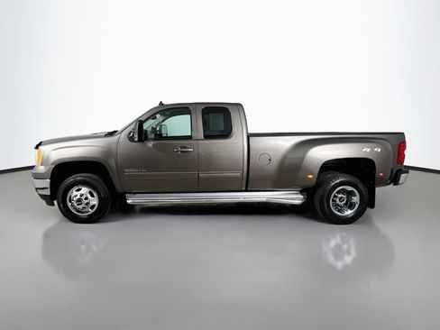 Used 2013 GMC Sierra 3500 SLT AWD/4WD image 4