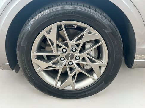 Used 2025 Genesis GV70 2.5T AWD/4WD image 11