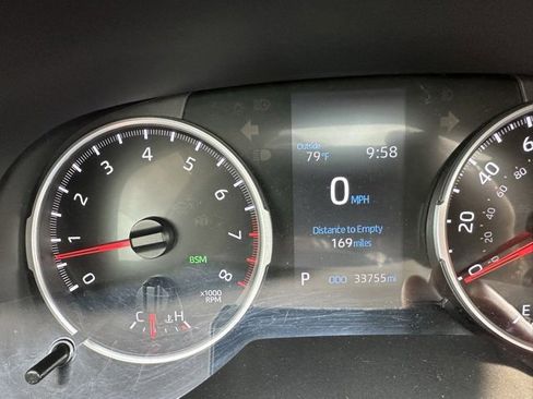 Used 2021 Toyota RAV4 XLE Premium image 22