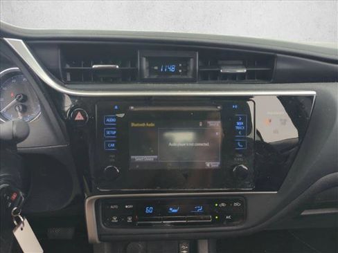 Used 2017 Toyota Corolla LE image 11
