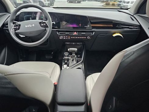 New 2025 Kia Niro EX image 16