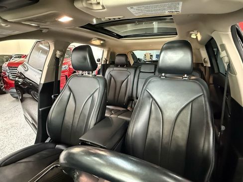 Used 2023 Lincoln Nautilus AWD w/ Premium Package image 12