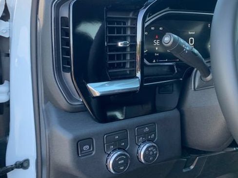 New 2026 GMC Sierra 2500 SLE w/ SLE Convenience Package AWD/4WD image 16