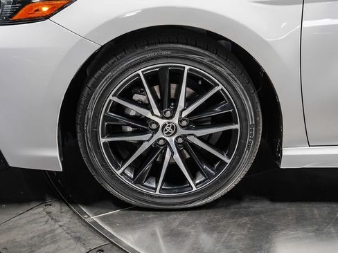 Certified 2022 Toyota Camry SE FWD image 10