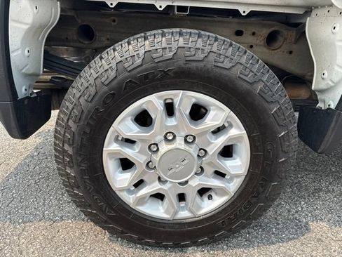 Used 2022 Chevrolet Silverado 2500 LT w/ Fleet Comfort Package AWD/4WD image 13