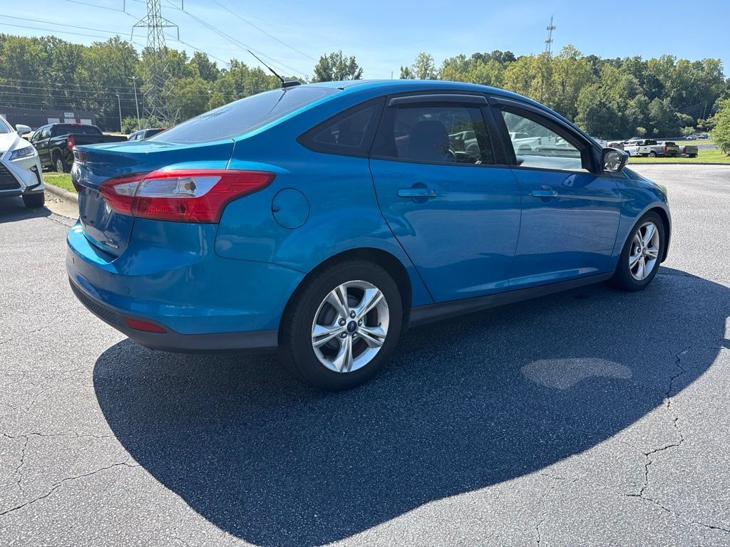 Used 2013 Ford Focus SE FWD image 5