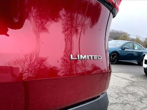 Used 2024 Toyota Grand Highlander AWD image 30