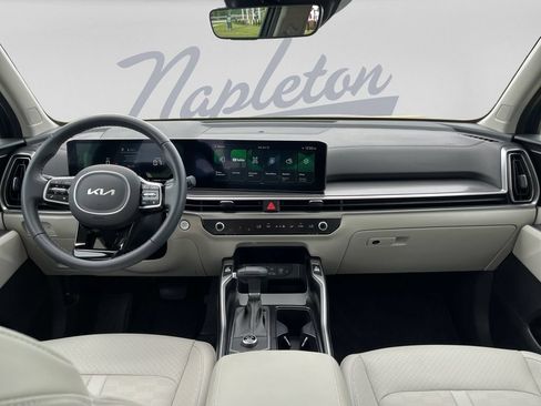 Used 2025 Kia Sorento S w/ Panoramic Sunroof Package FWD image 19