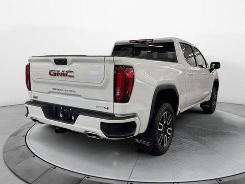 Used 2024 GMC Sierra 1500 AT4 w/ Technology Package AWD/4WD image 5