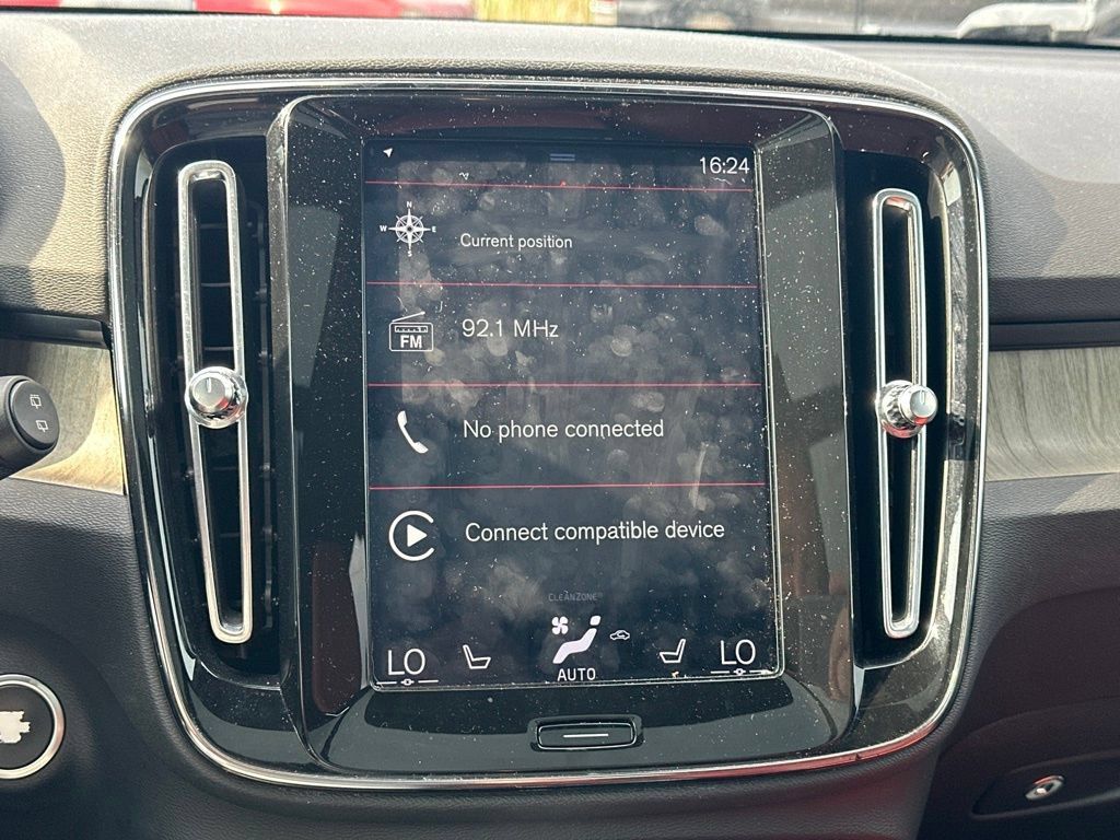 Used 2019 Volvo XC40 T4 Inscription FWD image 22