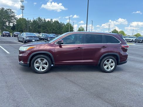 Used 2015 Toyota Highlander Limited w/ Driver Technology Package FWD image 23