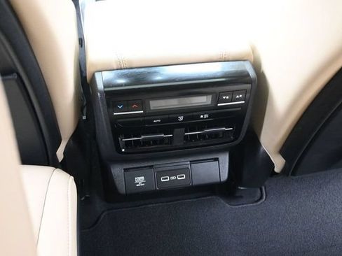 Used 2023 Acura MDX SH-AWD image 32