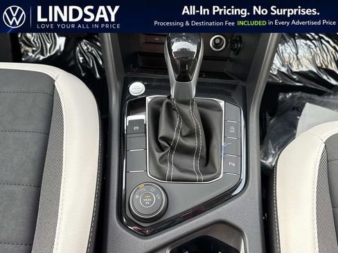 New 2026 Volkswagen Taos SE AWD/4WD image 17