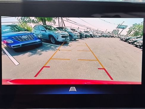 Used 2025 Chevrolet Trax LT w/ LT Convenience Package FWD image 17
