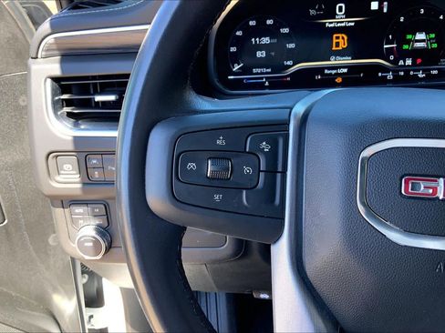 Used 2023 GMC Yukon SLT AWD/4WD image 24