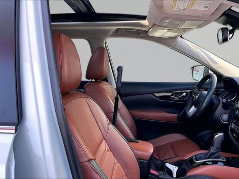 Used 2019 Nissan Rogue SL w/ Premium Package AWD/4WD image 28