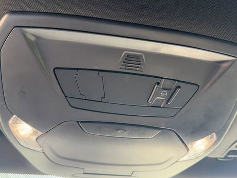 Used 2018 Ford Focus ST w/ Equipment Group 401A FWD image 27