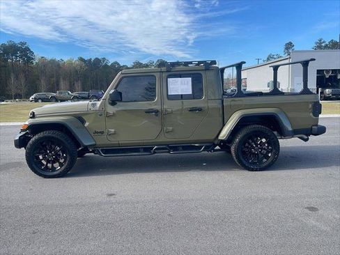 Certified 2025 Jeep Gladiator Nighthawk image 4