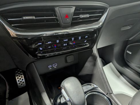 Used 2025 Buick Encore GX Avenir w/ Avenir Technology Package AWD/4WD image 23