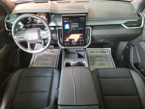 Used 2026 GMC Acadia Elevation w/ Black Edition FWD image 9