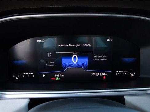 Certified 2025 Volkswagen Taos SE image 14